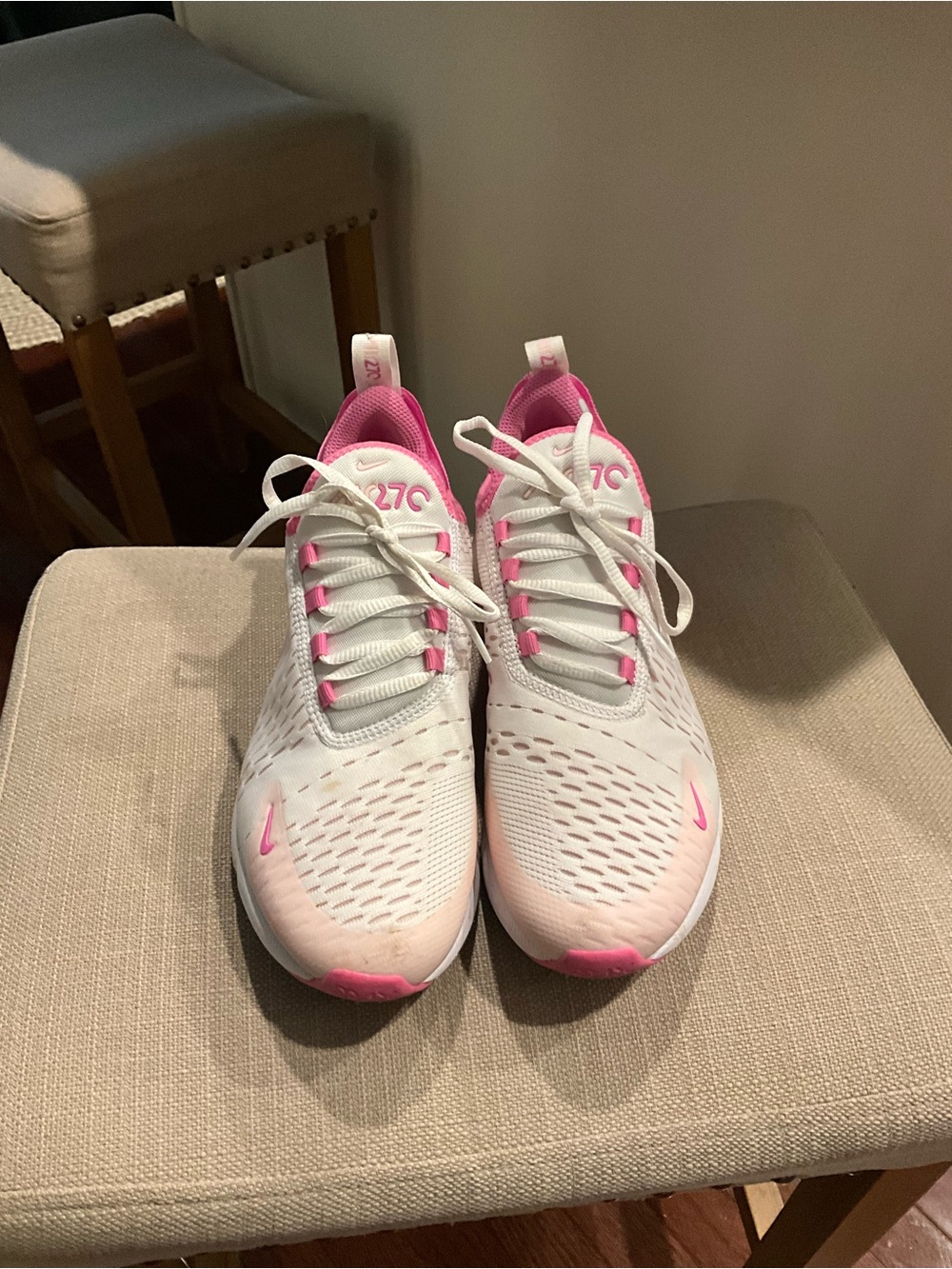 Nike Air 270 Women's White & Pink Running Sneakers Sixe 6